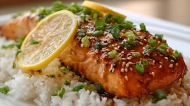 Heerlijke zalm teriyaki bereid in de heteluchtfriteuse met frisse smaken en perfect krokante textuur.